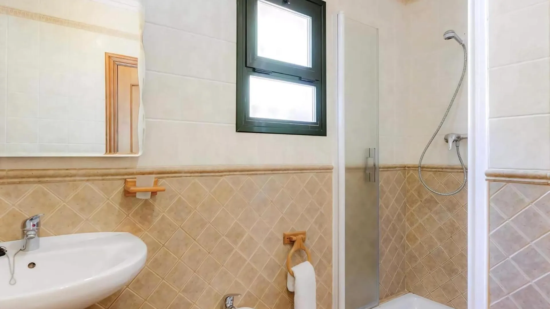 Grosszuegige Villa Pedregal Mit Terrasse Und Pool Frigiliana Spain